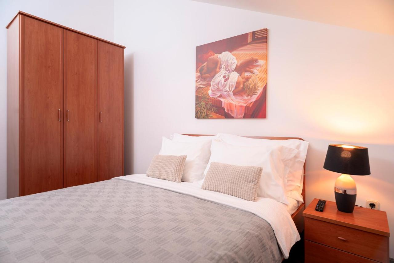 Hektorovic Poolside Apartments Bol Zewnętrze zdjęcie